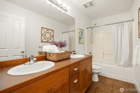 1032 272nd Place SE Sammamish WA 98075