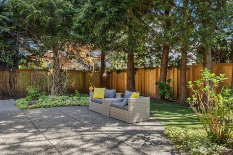 1032 272nd Place SE Sammamish WA 98075