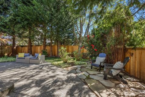 1032 272nd Place SE Sammamish WA 98075