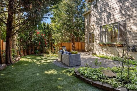 1032 272nd Place SE Sammamish WA 98075