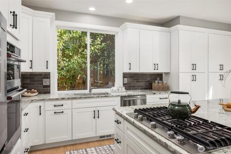 1032 272nd Place SE Sammamish WA 98075
