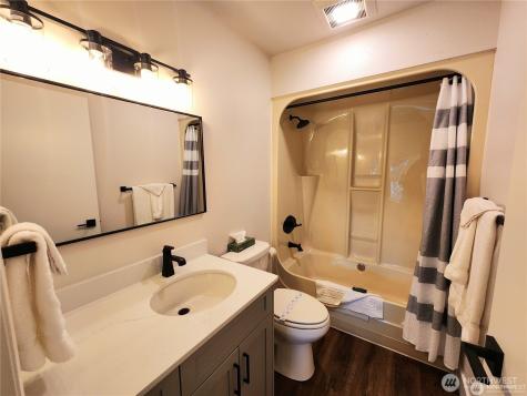 1 Lodge 614-q Manson WA 98831