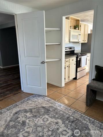 1138 W Columbia Moses Lake WA 98837