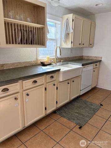 1138 W Columbia Moses Lake WA 98837