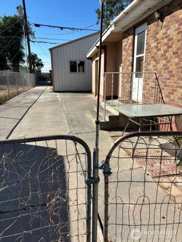 1138 W Columbia Moses Lake WA 98837