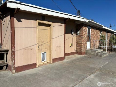 1138 W Columbia Moses Lake WA 98837