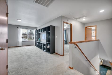 29749 216th Place SE Kent WA 98042