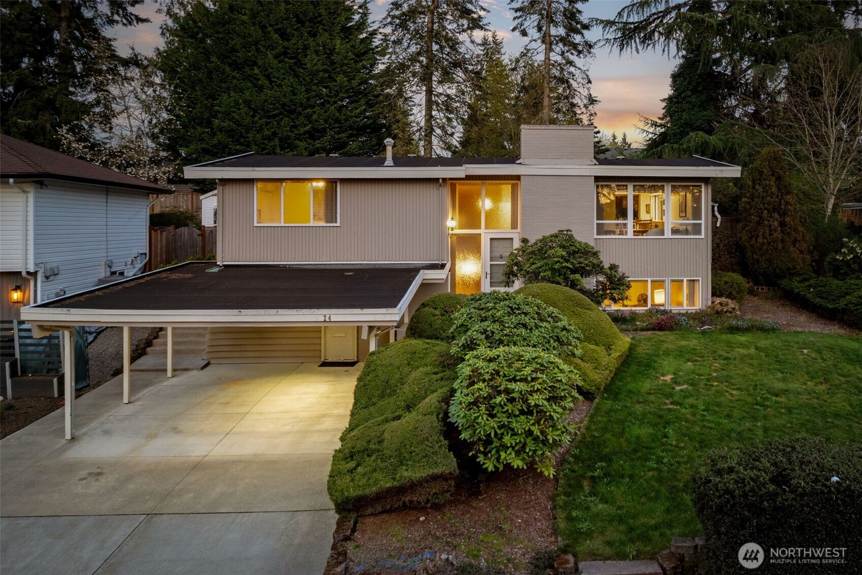 24 158th Place SE Bellevue WA 98008