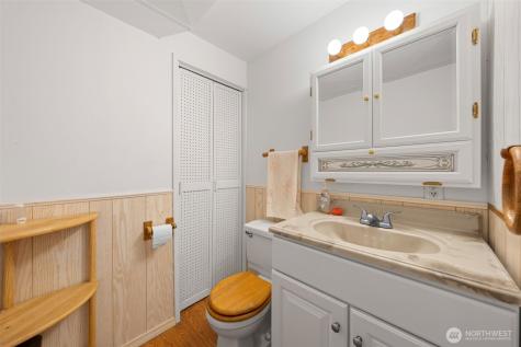 24 158th Place SE Bellevue WA 98008
