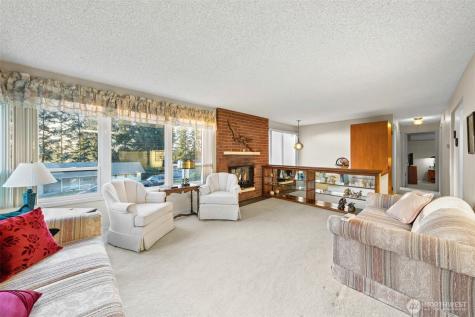 24 158th Place SE Bellevue WA 98008