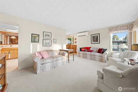 24 158th Place SE Bellevue WA 98008