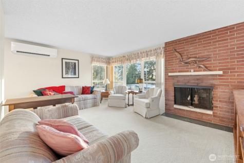 24 158th Place SE Bellevue WA 98008
