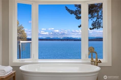 12960 Sunrise Drive NE Bainbridge Island WA 98110