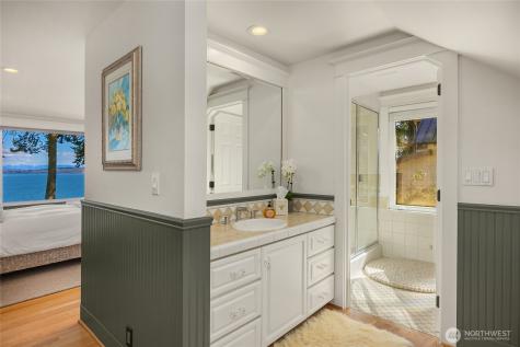 12960 Sunrise Drive NE Bainbridge Island WA 98110