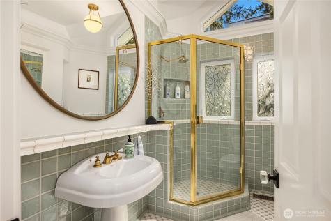 12960 Sunrise Drive NE Bainbridge Island WA 98110