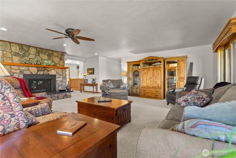 54 Wilson Road Winthrop WA 98862