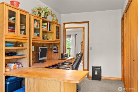 54 Wilson Road Winthrop WA 98862
