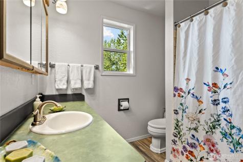 54 Wilson Road Winthrop WA 98862