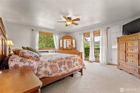 54 Wilson Road Winthrop WA 98862