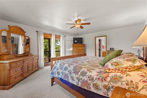 54 Wilson Road Winthrop WA 98862