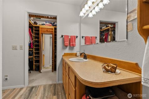 54 Wilson Road Winthrop WA 98862