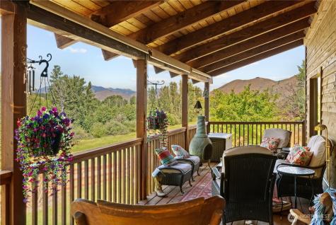 54 Wilson Road Winthrop WA 98862