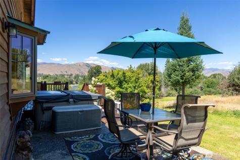 54 Wilson Road Winthrop WA 98862