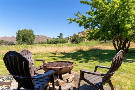 54 Wilson Road Winthrop WA 98862