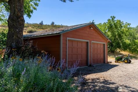 54 Wilson Road Winthrop WA 98862