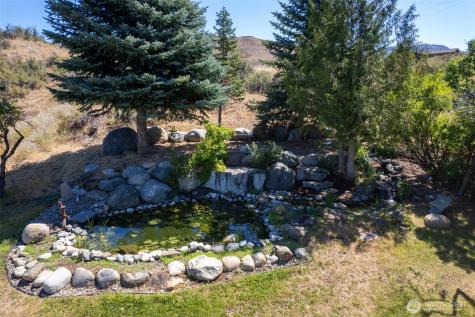 54 Wilson Road Winthrop WA 98862