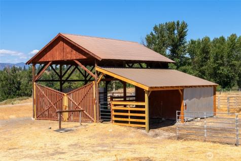 54 Wilson Road Winthrop WA 98862