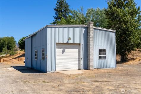 54 Wilson Road Winthrop WA 98862