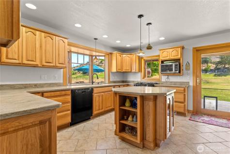 54 Wilson Road Winthrop WA 98862