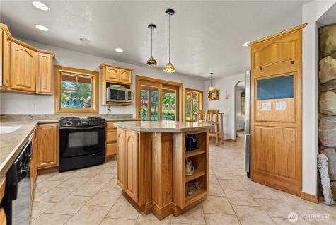 54 Wilson Road Winthrop WA 98862