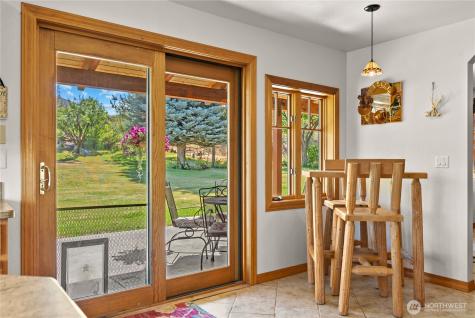 54 Wilson Road Winthrop WA 98862