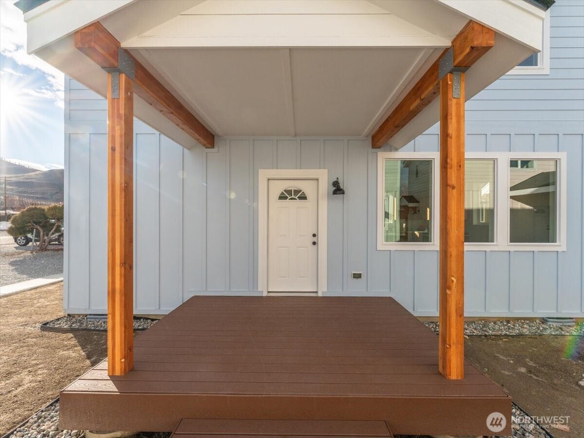 407 E Okanogan Avenue Chelan WA 98816