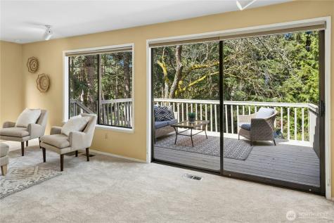 11649 NE Sunset Loop Bainbridge Island WA 98110