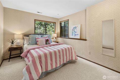 11649 NE Sunset Loop Bainbridge Island WA 98110