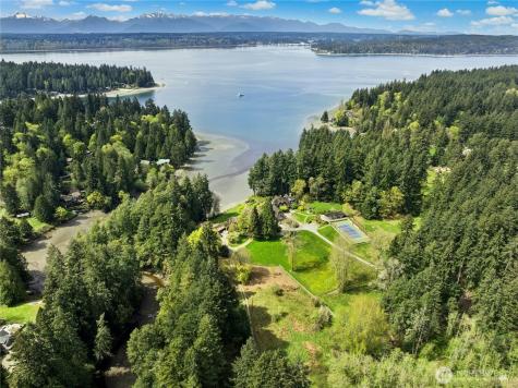 11649 NE Sunset Loop Bainbridge Island WA 98110