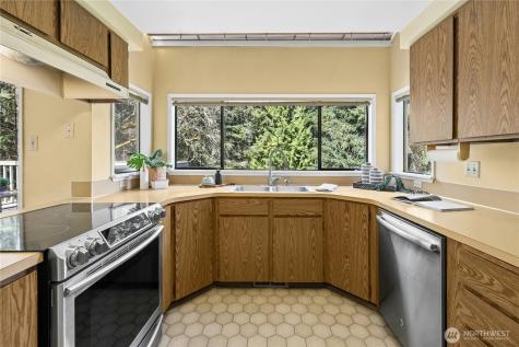 11649 NE Sunset Loop Bainbridge Island WA 98110