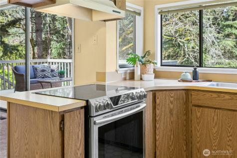 11649 NE Sunset Loop Bainbridge Island WA 98110