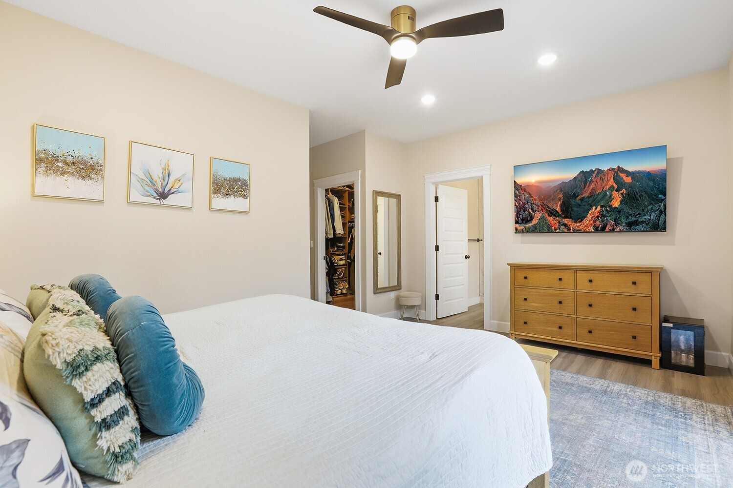 3237 Hilberg Clinton WA 98236