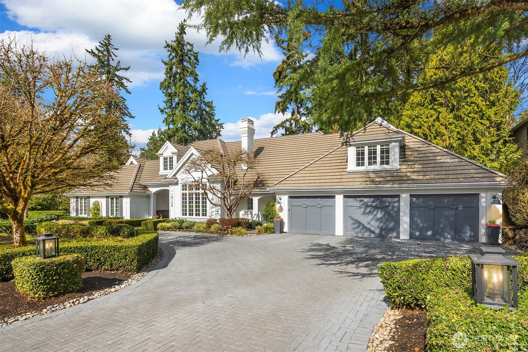 10128 SE 16th Place Bellevue WA 98004