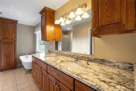 351 Salmon Creek Road Toledo WA 98591
