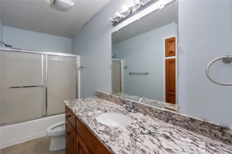 351 Salmon Creek Road Toledo WA 98591