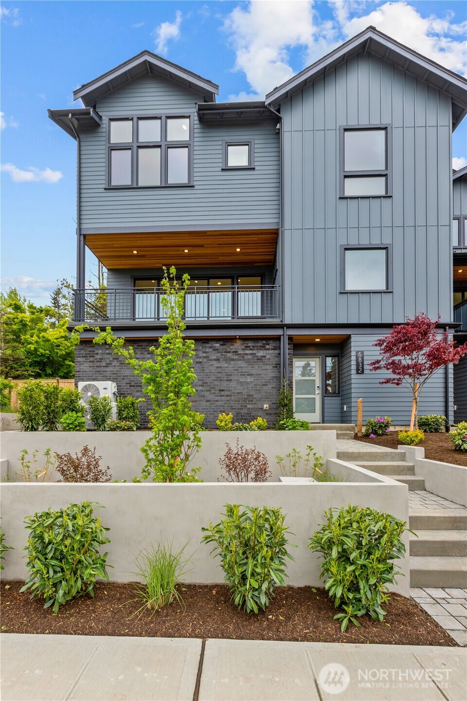 6832 47th Avenue NE Seattle WA 98115