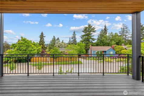6832 47th Avenue NE Seattle WA 98115