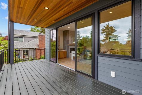 6832 47th Avenue NE Seattle WA 98115