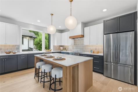 6832 47th Avenue NE Seattle WA 98115