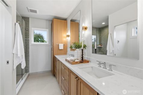 6832 47th Avenue NE Seattle WA 98115